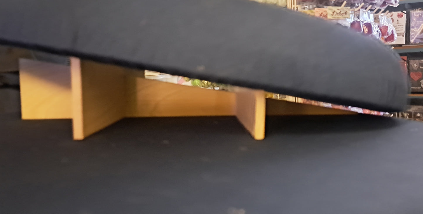 Table Stand for Cookie Pillow